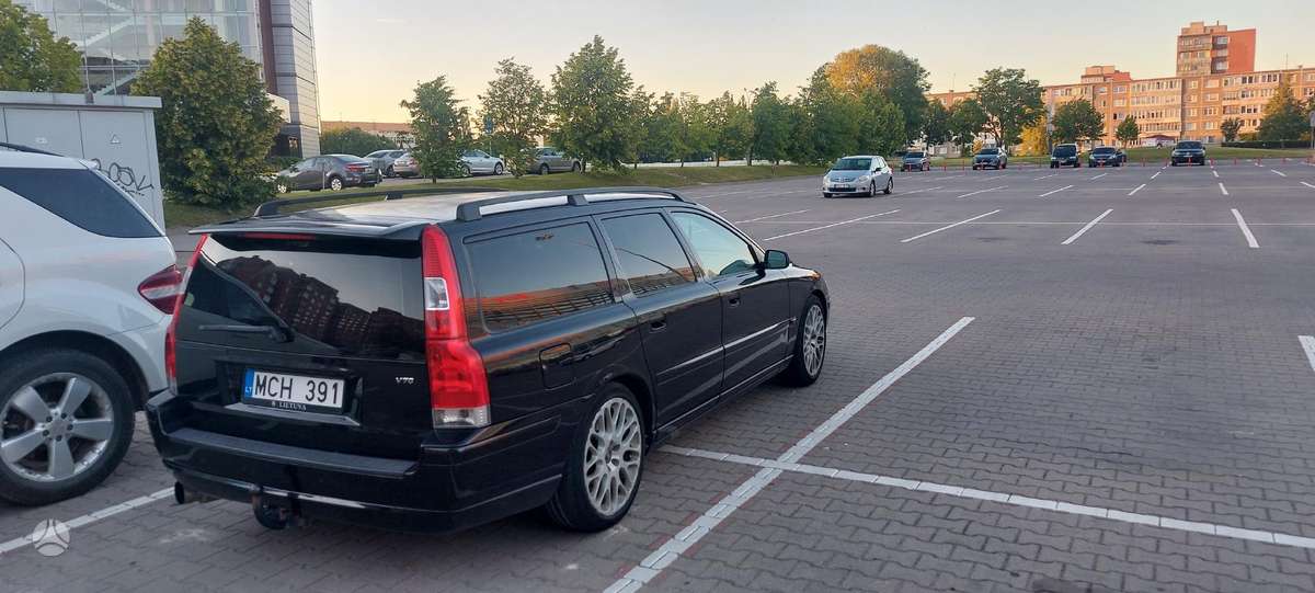 Volvo V70 2005 — салон