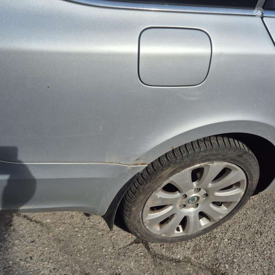 Skoda Superb 2011 — photo 5