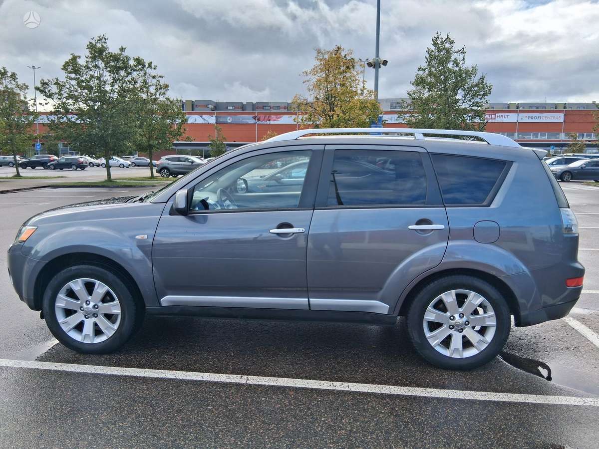 Mitsubishi Outlander 2009 — photo 8