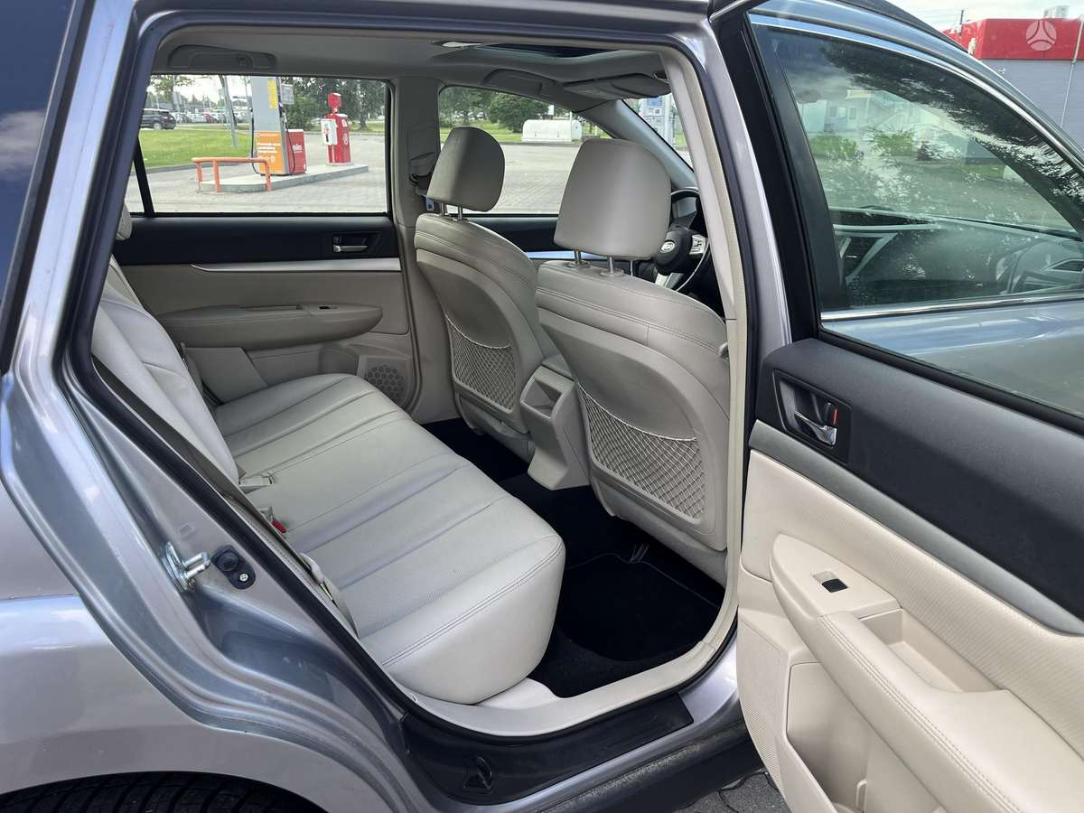 Subaru Legacy 2012 — photo 8