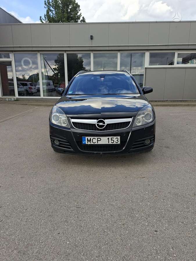 Opel Vectra 2009 — interior
