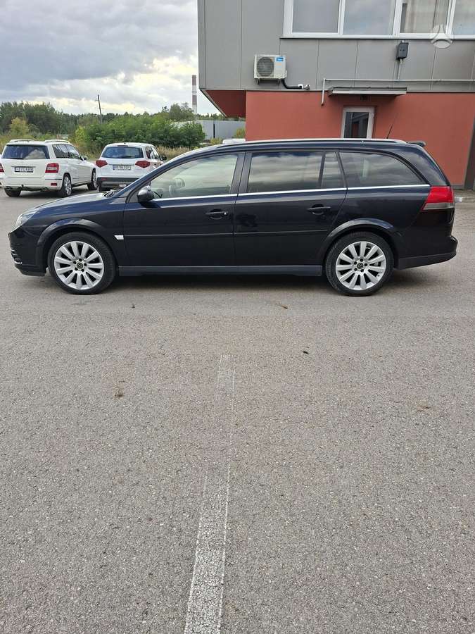 Opel Vectra 2009 — engine 1910 cm³, 150 HP (110kW)