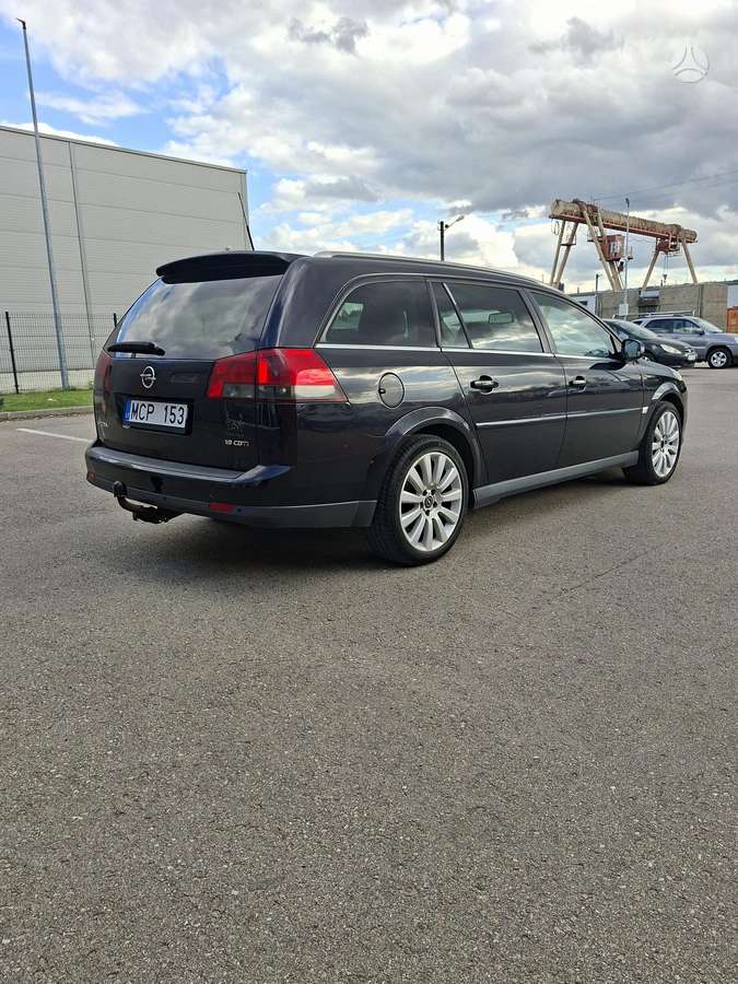 Opel Vectra 2009 — photo 7