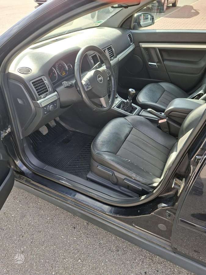 Opel Vectra 2009 — photo 8