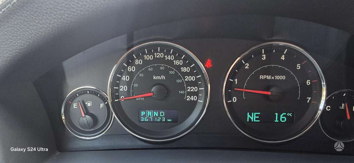 Jeep Grand 2008 — photo 15