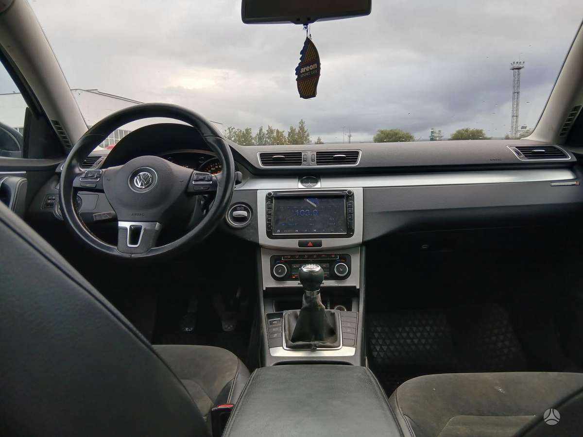 Volkswagen Passat 2012 — photo 10
