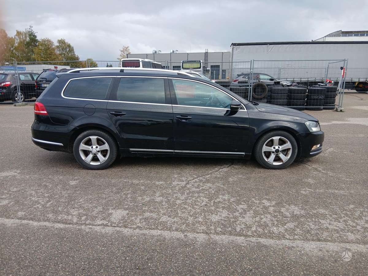 Volkswagen Passat 2012 — engine 1598 cm³, 105 HP (77kW)