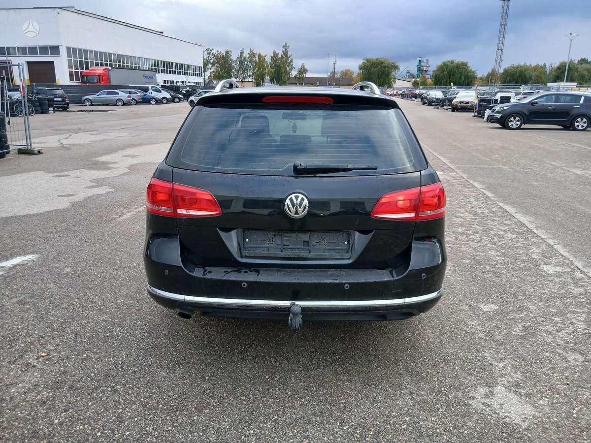 Volkswagen Passat 2012 — photo 6
