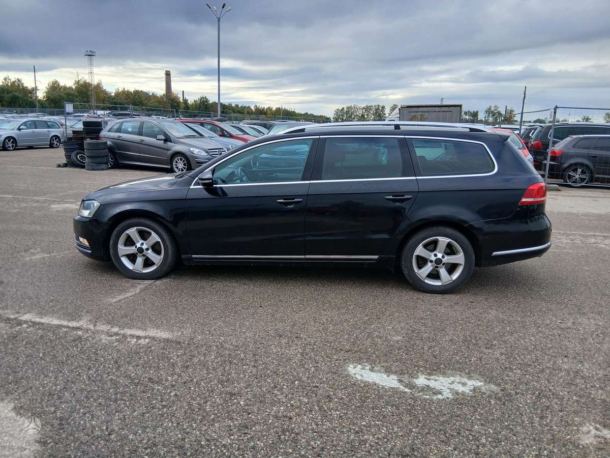 Volkswagen Passat 2012 — photo 8
