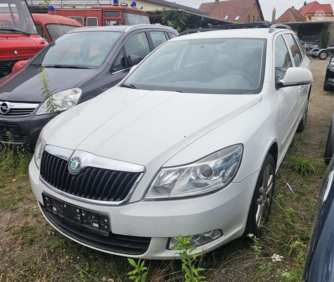 Skoda Octavia 2010 — interior