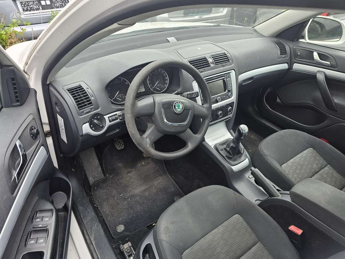 Skoda Octavia 2010 — photo 7