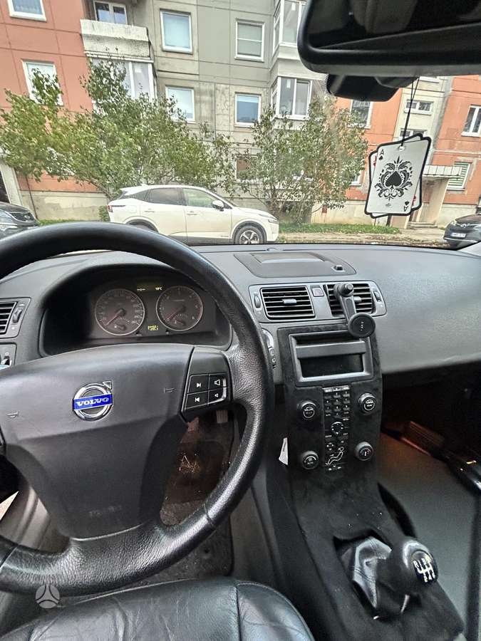 Volvo V50 2007 — engine 1998 cm³, 136 HP (100kW)