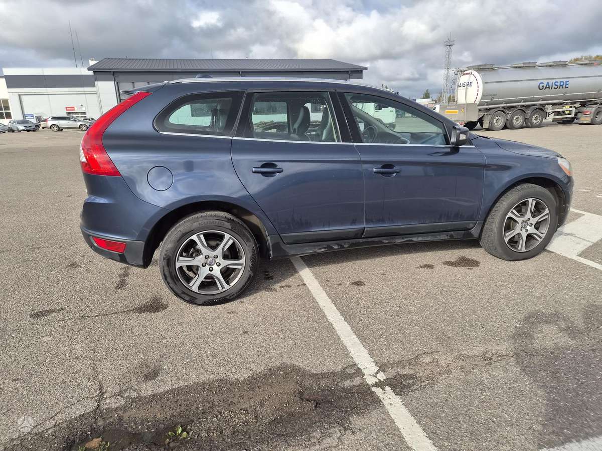 Volvo XC60 2010 — photo 6