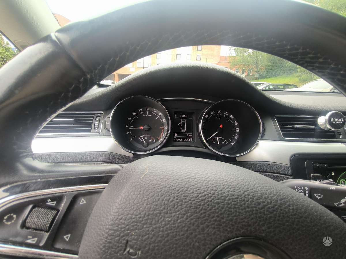 Skoda Superb 2015 — photo 11