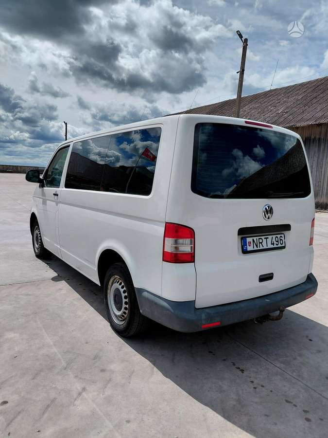 Volkswagen Kombi 2011 — interior