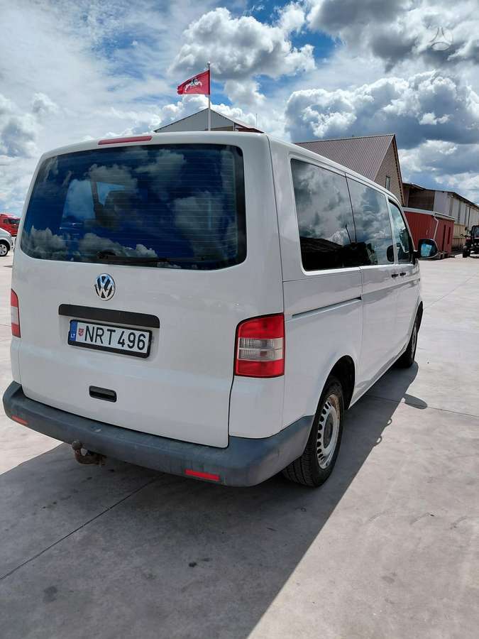 Volkswagen Kombi 2011 — engine 1968 cm³, 102 HP (75kW)