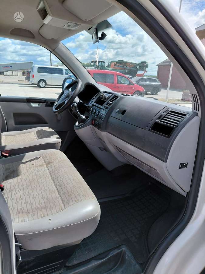 Volkswagen Kombi 2011 — photo 5