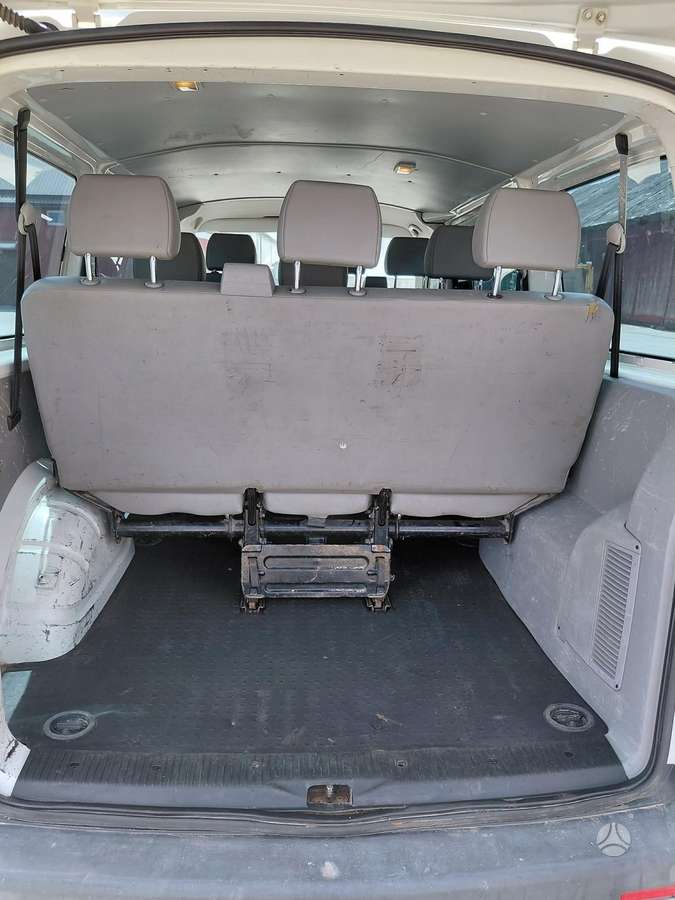 Volkswagen Kombi 2011 — photo 8