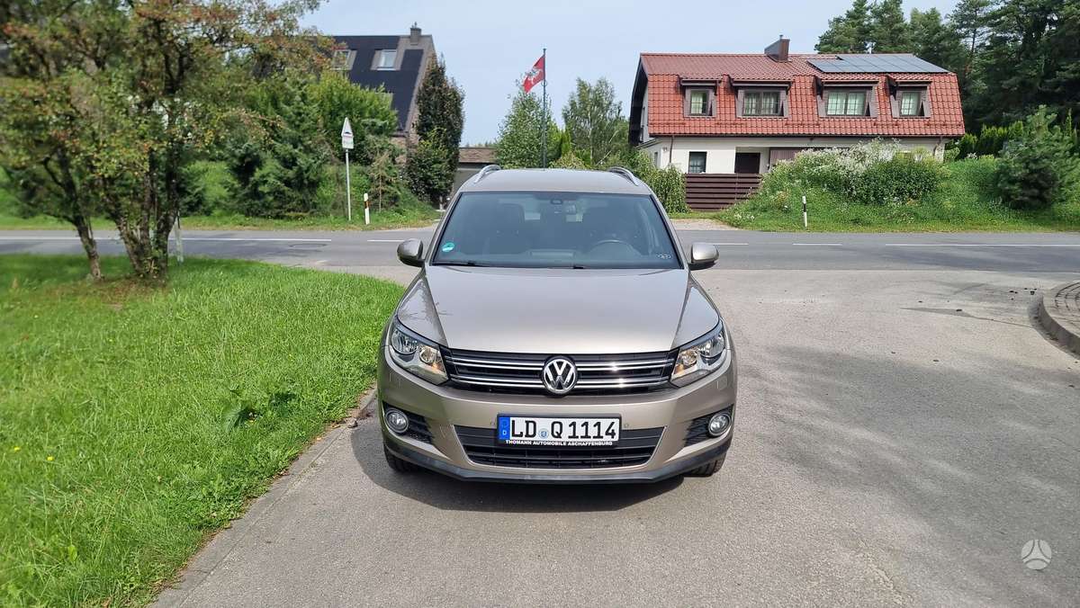 Volkswagen Tiguan 2013 — interior