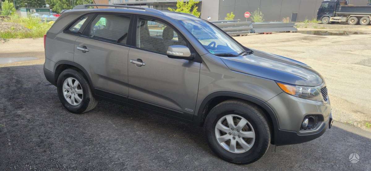 Kia Sorento 2013 — салон