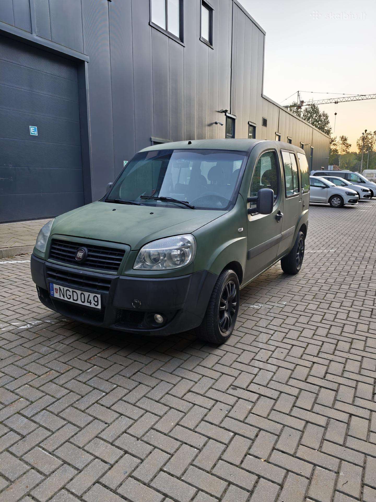 Fiat Doblo 2009 — вигляд ззаду