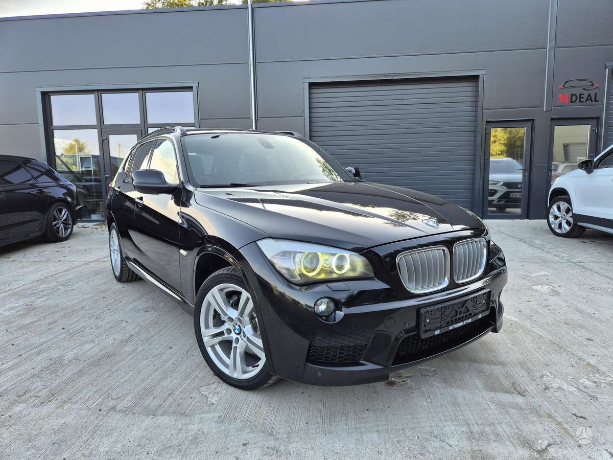 BMW X1 2011 — вигляд ззаду