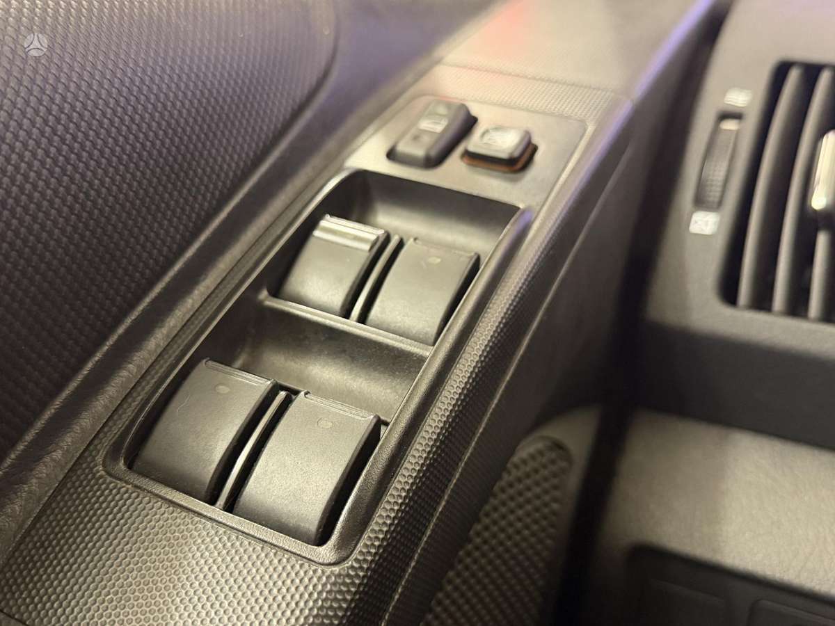 Toyota Corolla 2007 — photo 35
