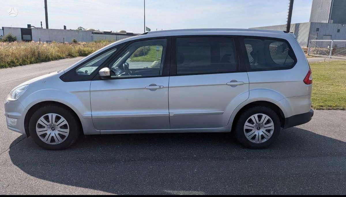 Ford Galaxy 2011 — вигляд ззаду