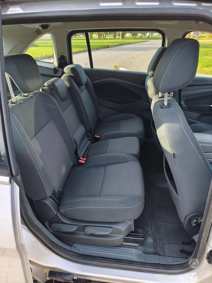 Ford Grand 2013 — photo 11