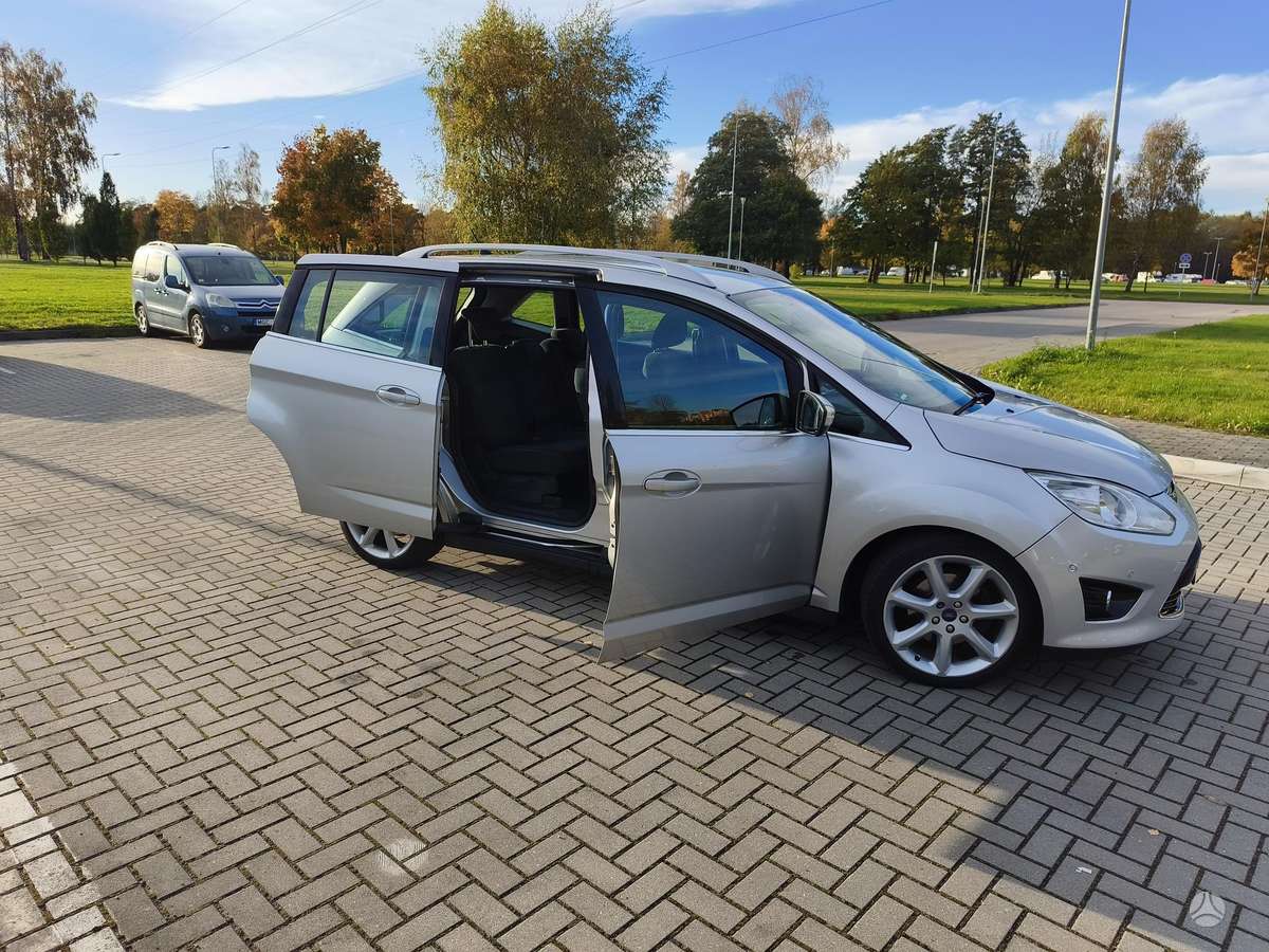 Ford Grand 2013 — photo 12