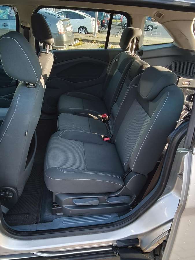 Ford Grand 2013 — photo 15