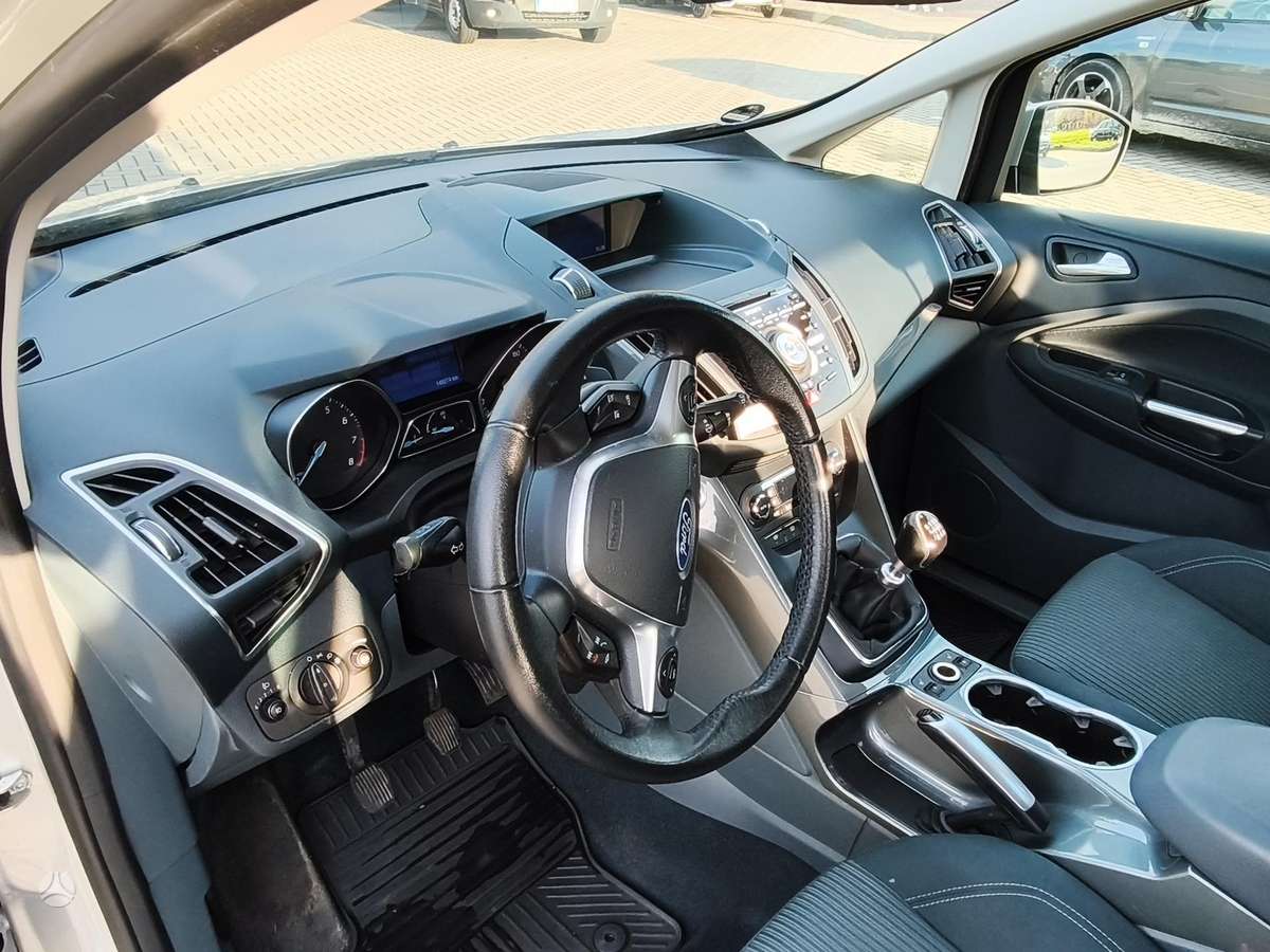 Ford Grand 2013 — photo 18