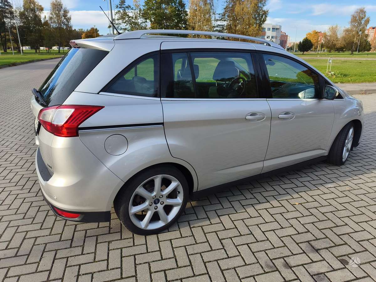 Ford Grand 2013 — photo 5