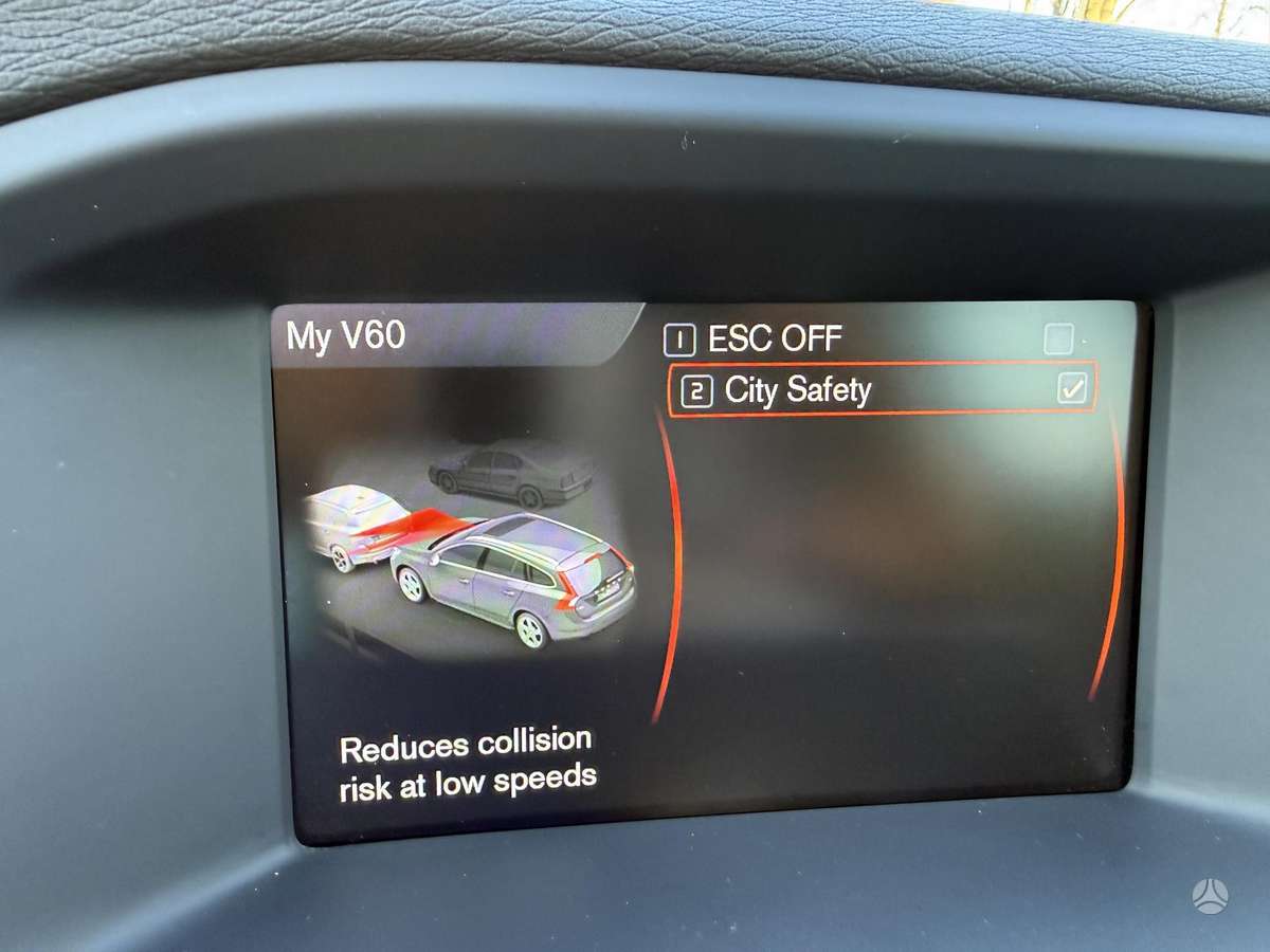 Volvo V60 2013 — photo 16