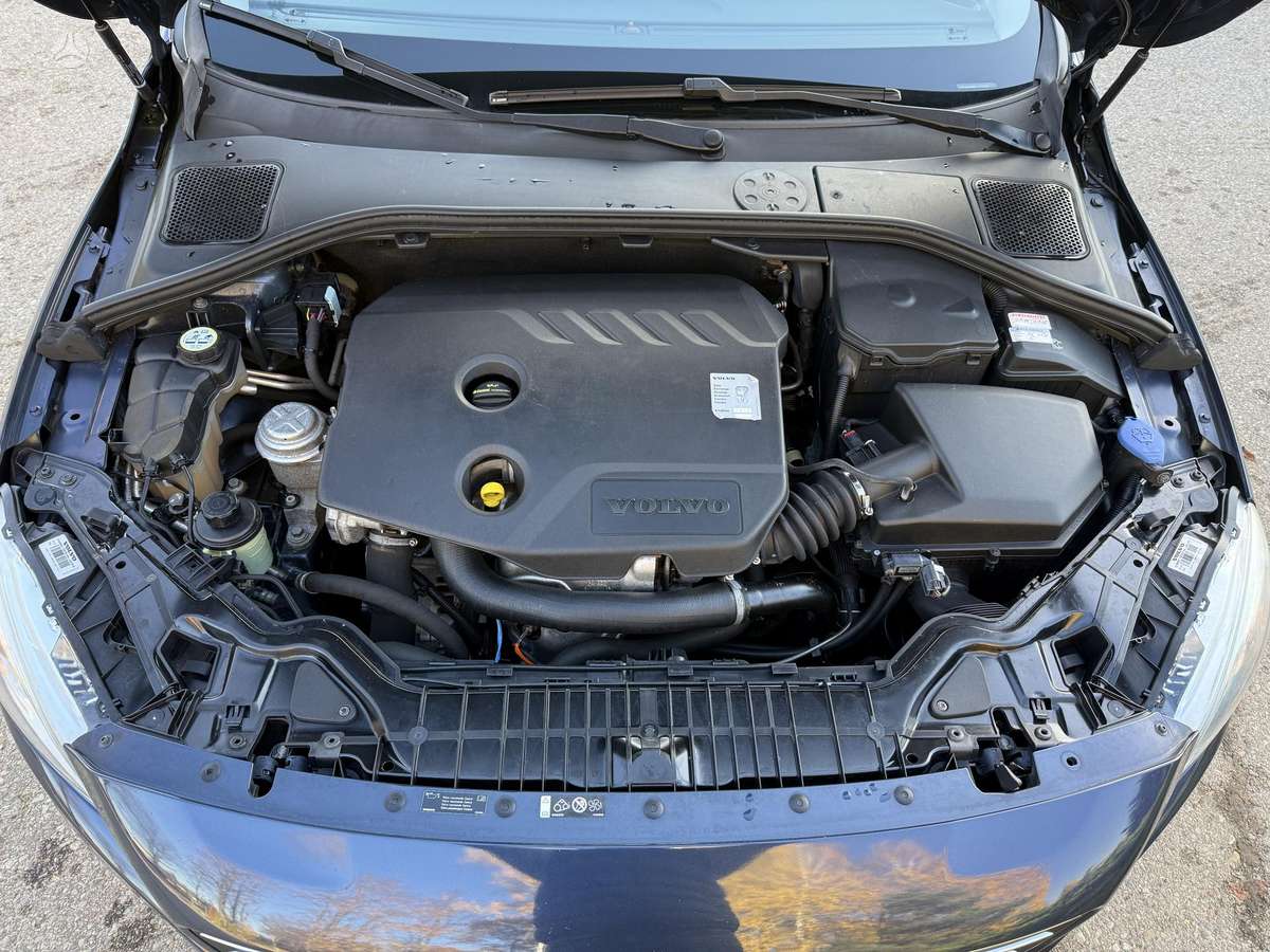 Volvo V60 2013 — photo 25