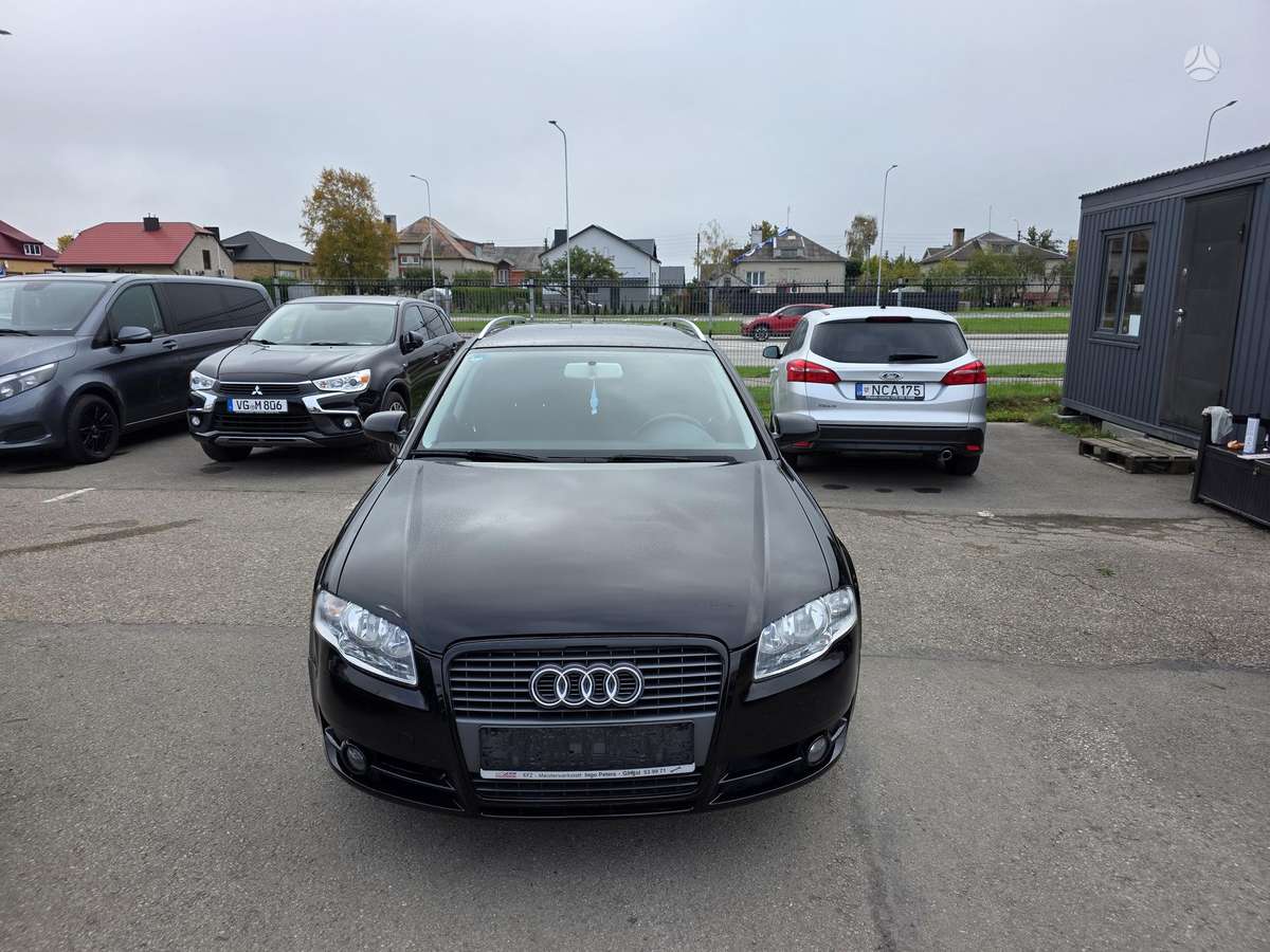 Audi A4 2008 — вигляд ззаду