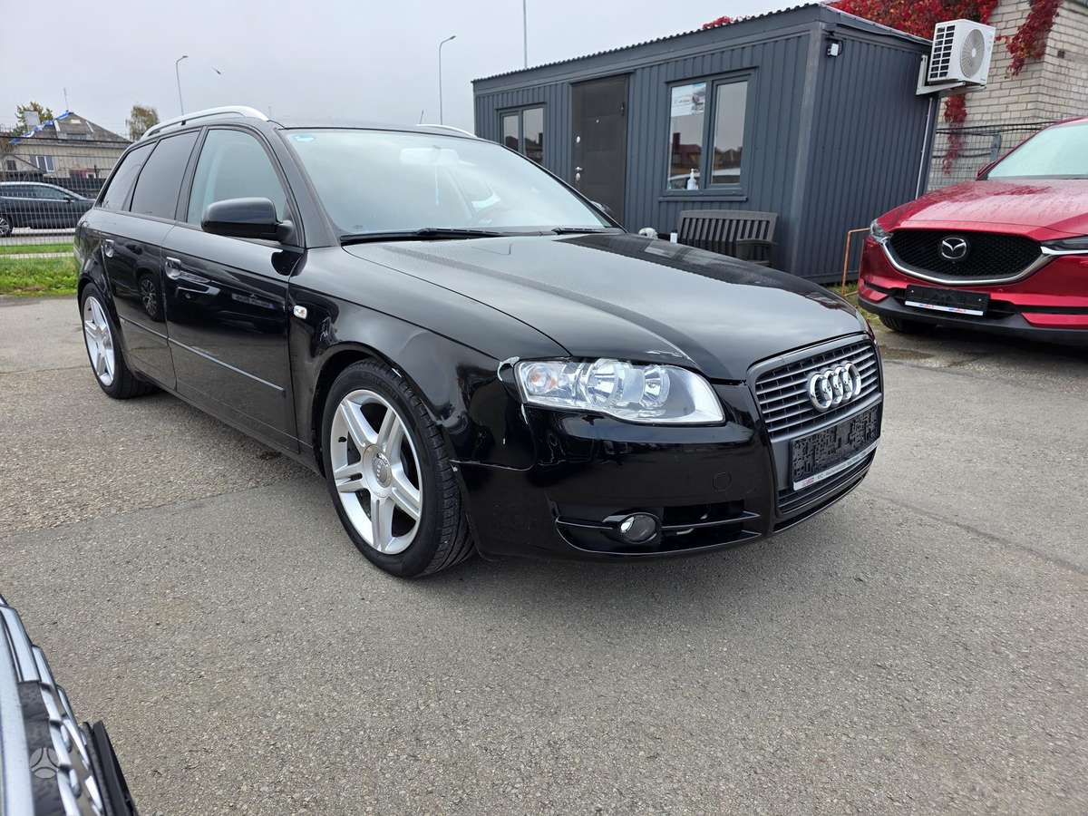 Audi A4 2008 — салон