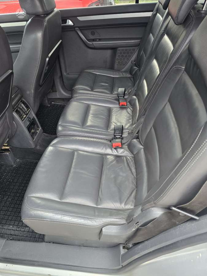 Volkswagen Touran 2008 — photo 12