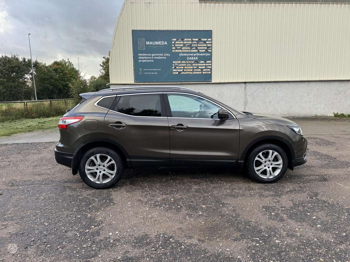 Nissan Qashqai 2014 — вигляд ззаду