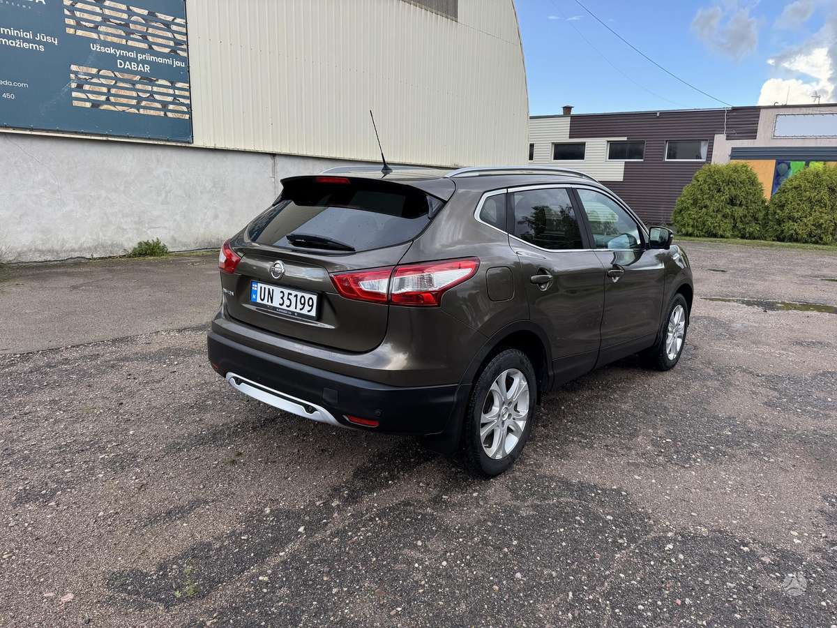 Nissan Qashqai 2014 — салон