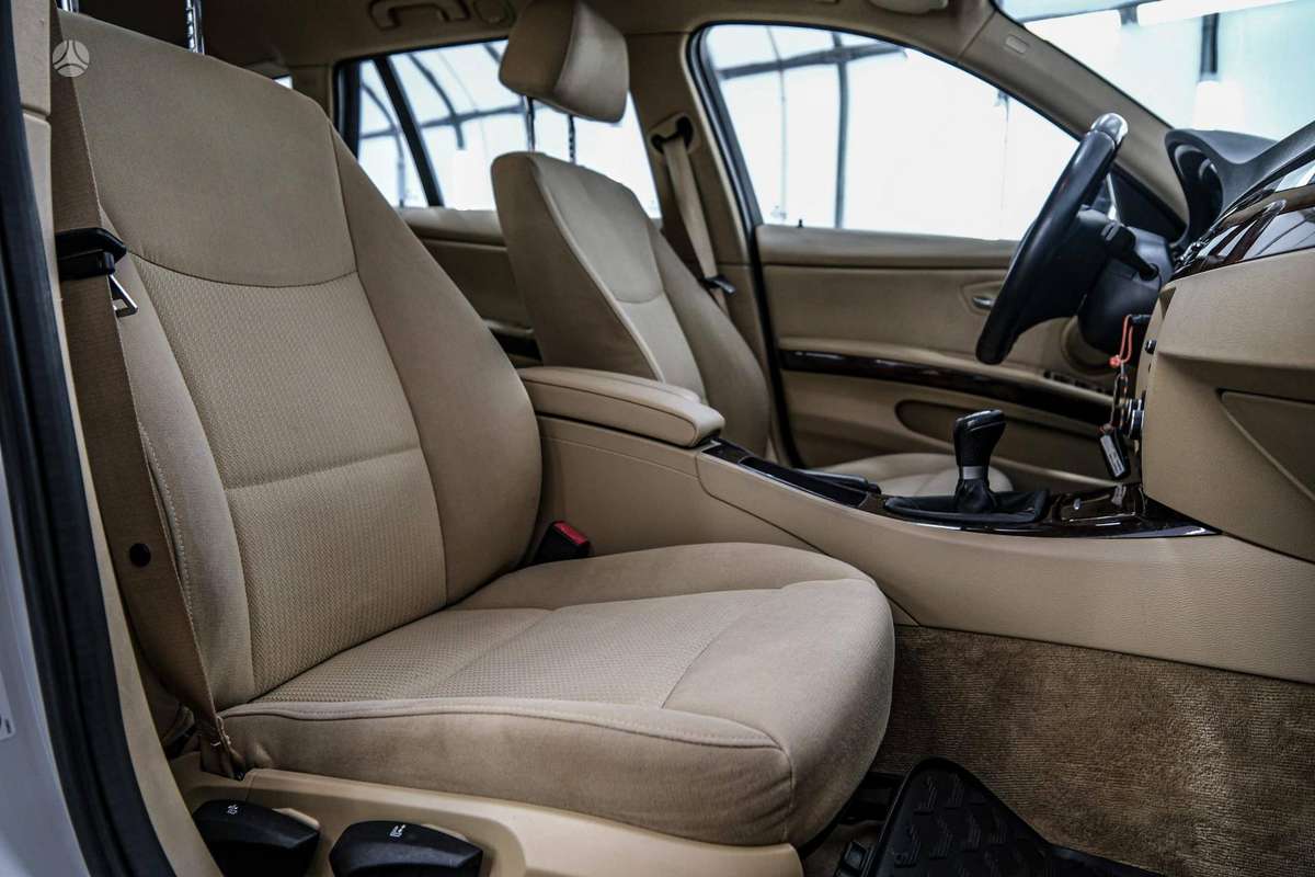 BMW 320 2012 — photo 12
