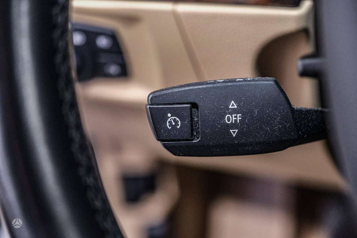 BMW 320 2012 — photo 15
