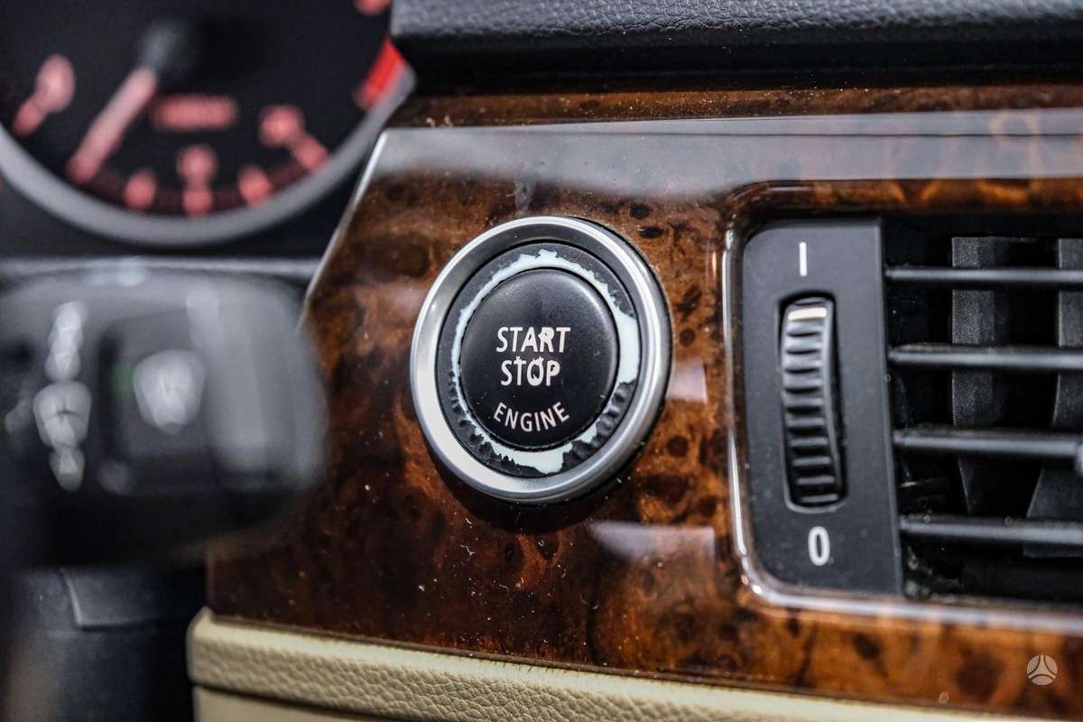 BMW 320 2012 — photo 19