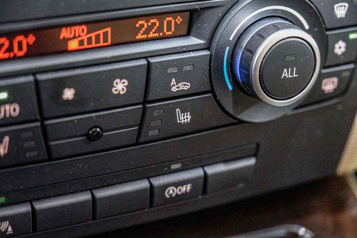 BMW 320 2012 — photo 21