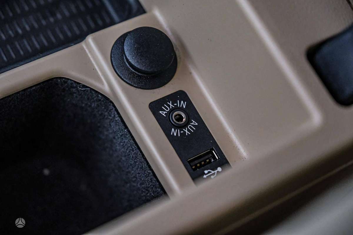 BMW 320 2012 — photo 24