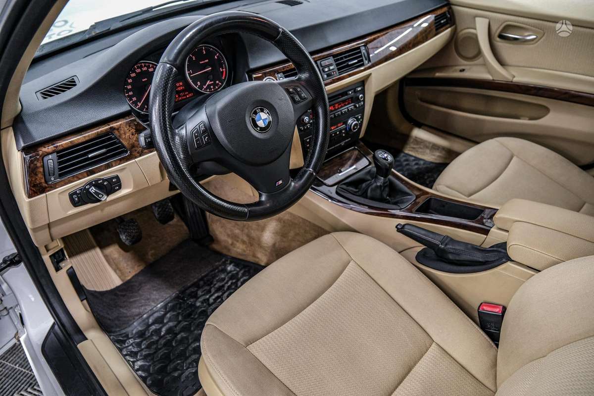 BMW 320 2012 — photo 6