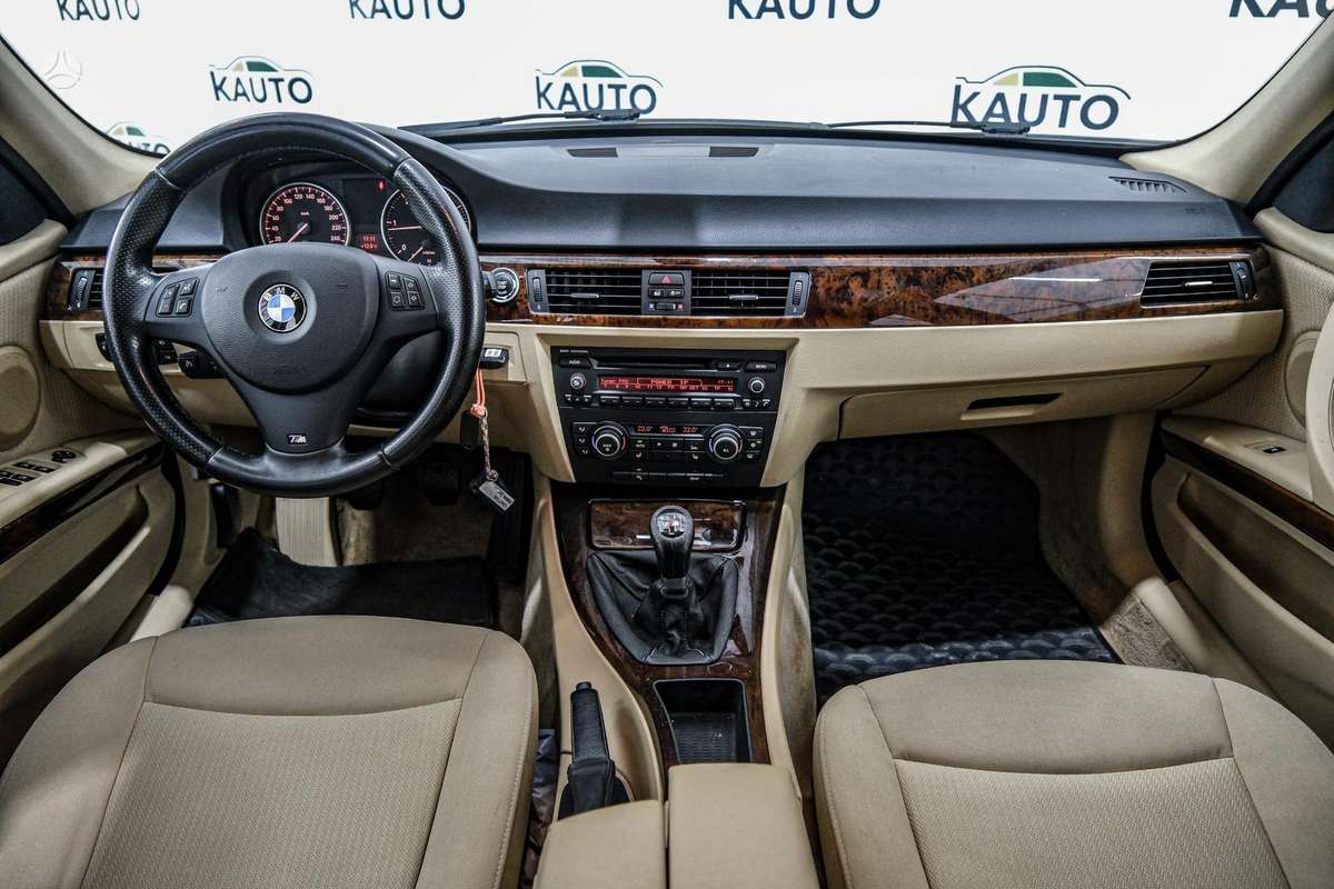 BMW 320 2012 — photo 8