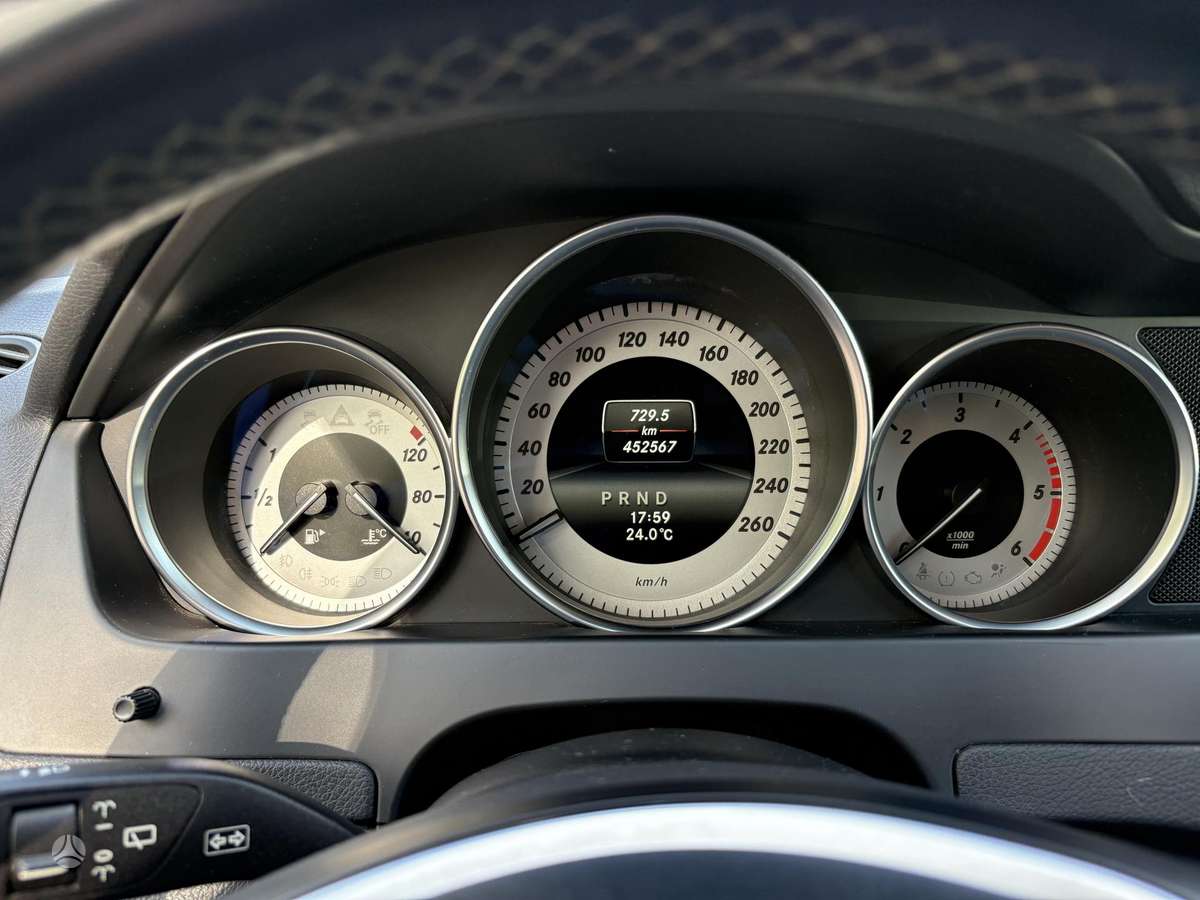 Mercedes-Benz C300 2013 — photo 11