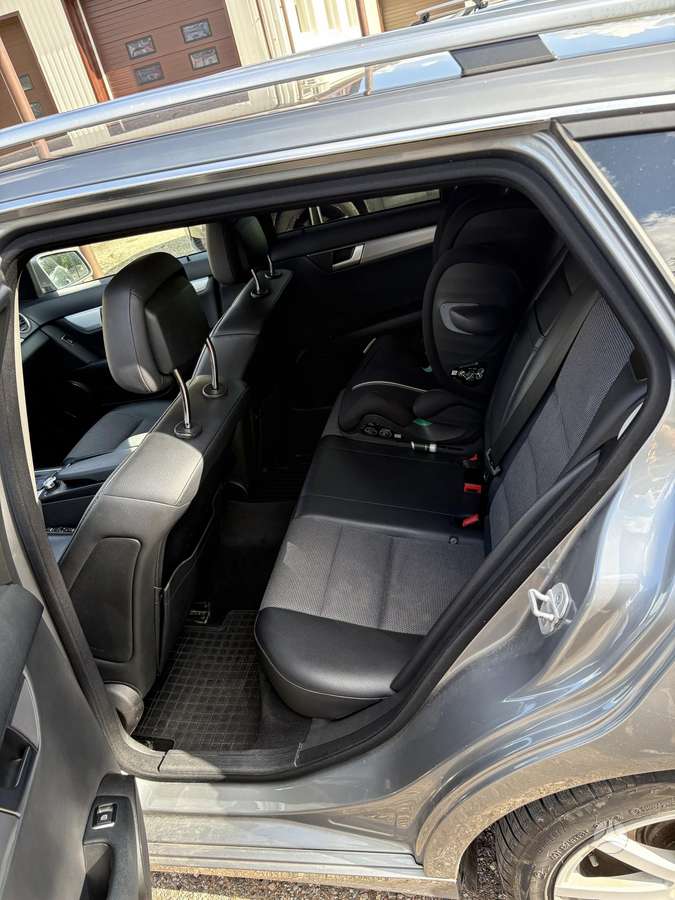 Mercedes-Benz C300 2013 — photo 13