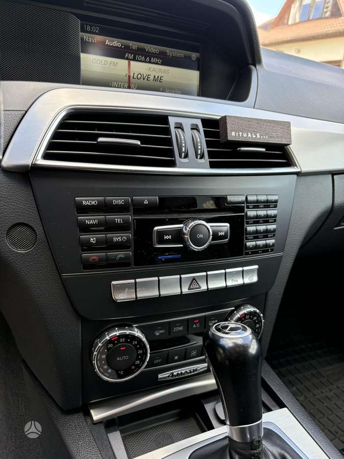 Mercedes-Benz C300 2013 — photo 15